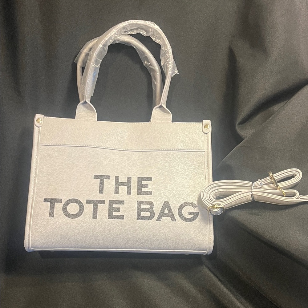 Amazon Essentials Cream Tote Bag with Black Text